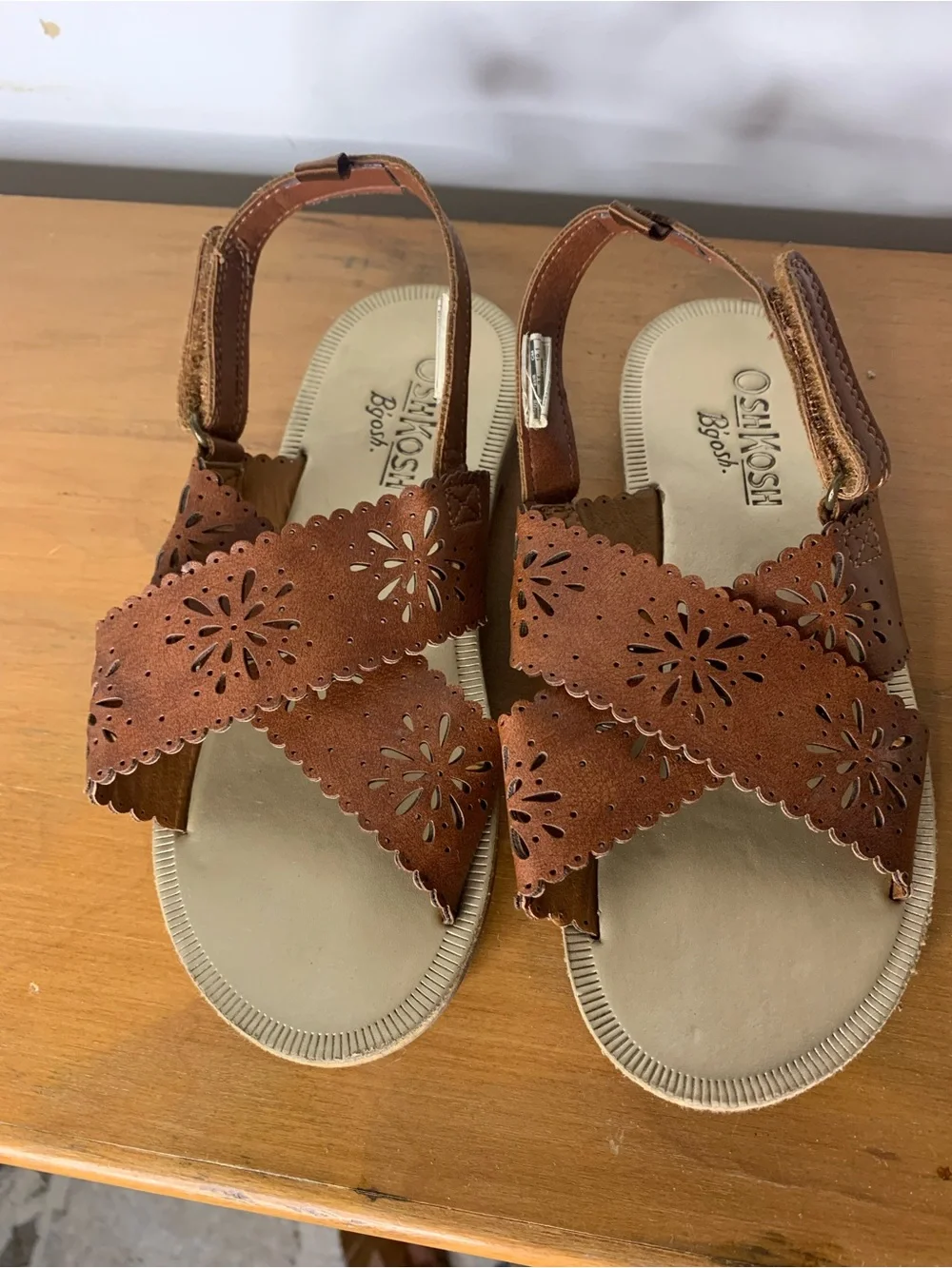 OshKosh B'gosh Women's Tan/Brown Laser-Cut Cross-Strap Slingback Sandals